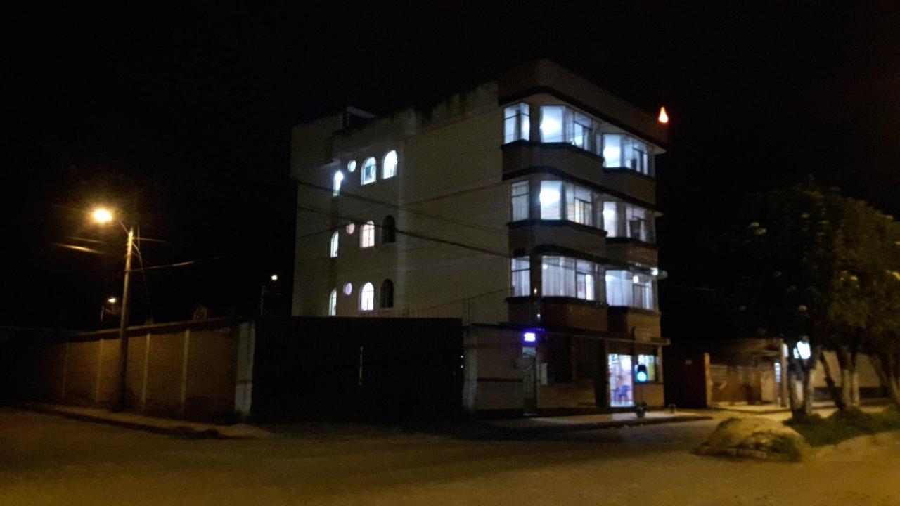 Hostal Lesly Salome Tulcán Kültér fotó